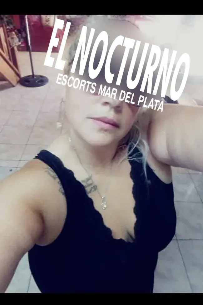 Escort bella de Mar del Plata, en foto erótica cuidada con pantalones de jean